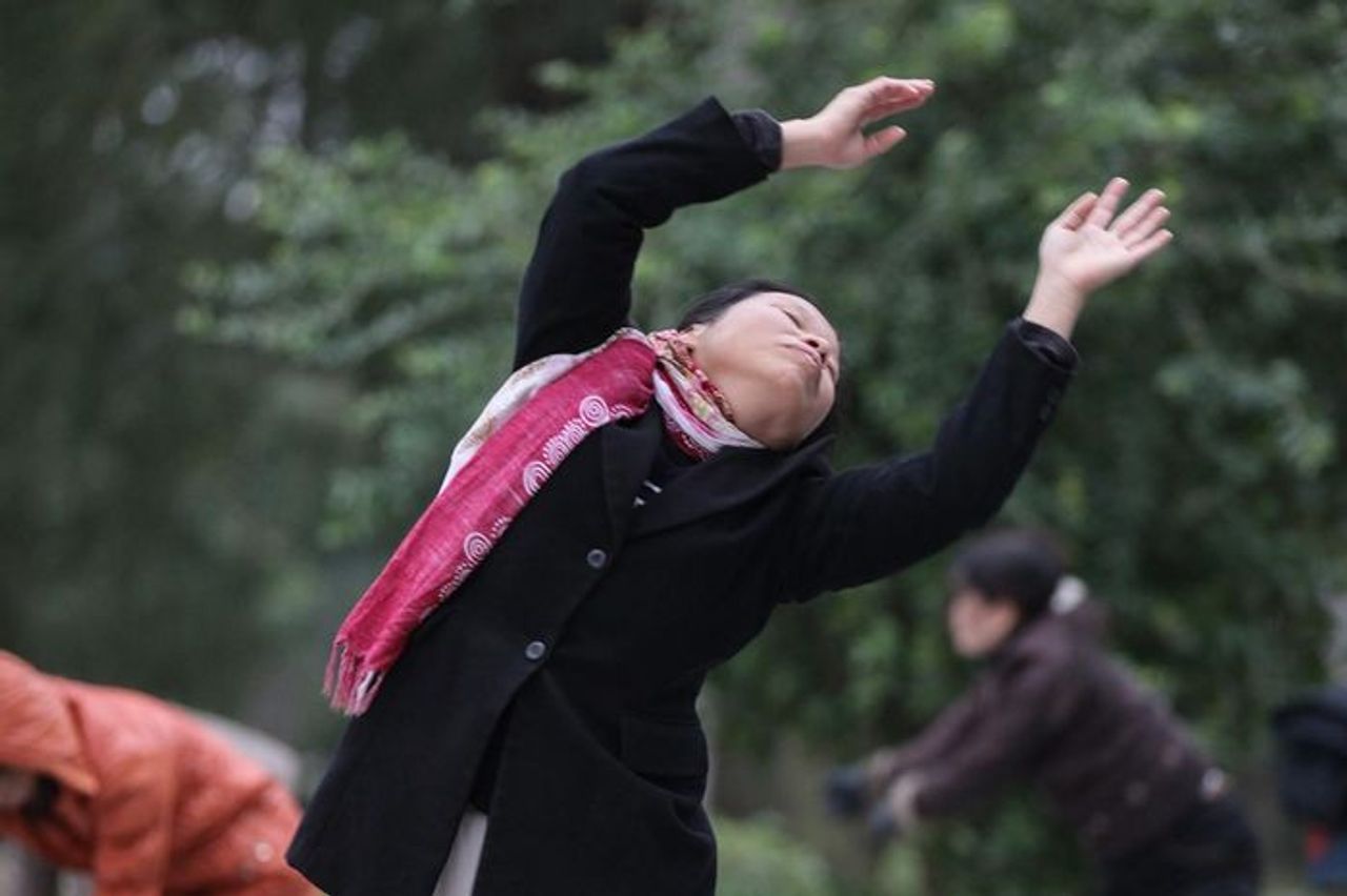 Dự báo thời tiết 5/11/2025: Hà Nội hửng nắng, miền Trung sắp mưa dữ dội - Báo VietnamNet