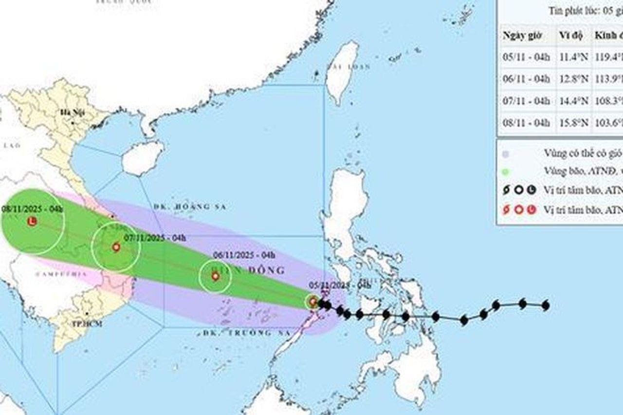 Bão số 13 đã vào Biển Đông, giật cấp 16, khu vực ven biển nước dâng cao đến 6m - Báo Sức Khỏe & Đời Sống