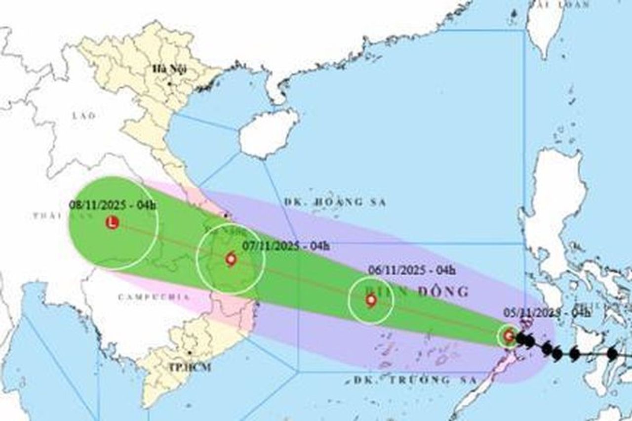 Bão Kalmaegi mạnh cấp 13, giật cấp 16, di chuyển tốc độ 20-25km/h, hôm nay vào Biển Đông - Công An TP.HCM