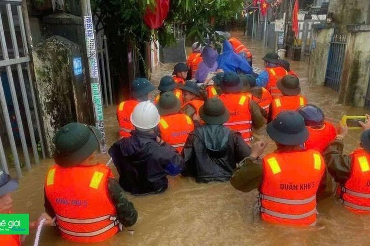 Thời tiết hôm nay 5.11: Bão số 13 chính thức vào Biển Đông - Tạp chí Một Thế Giới