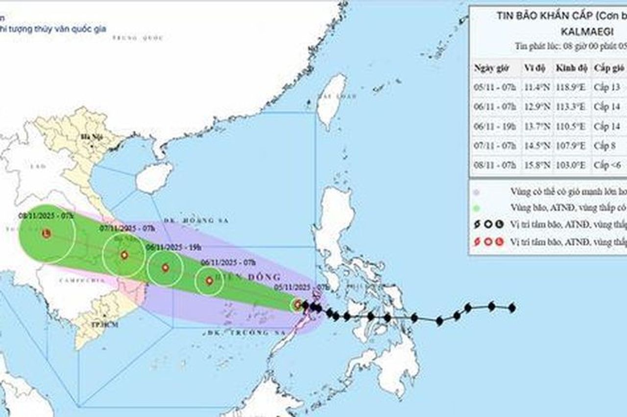 Bão Kalmaegi giật cấp 17, hướng vào miền Trung - Báo Hà Nội Mới