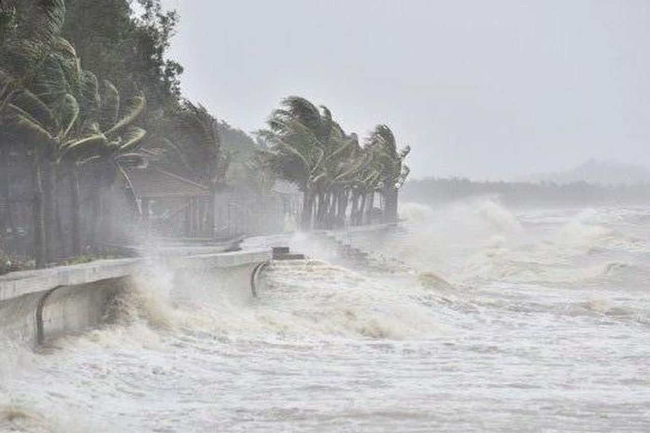 Bão Kalmaegi chính thức vào Biển Đông, trở thành bão số 13 - Tạp chí Kinh tế Môi trường