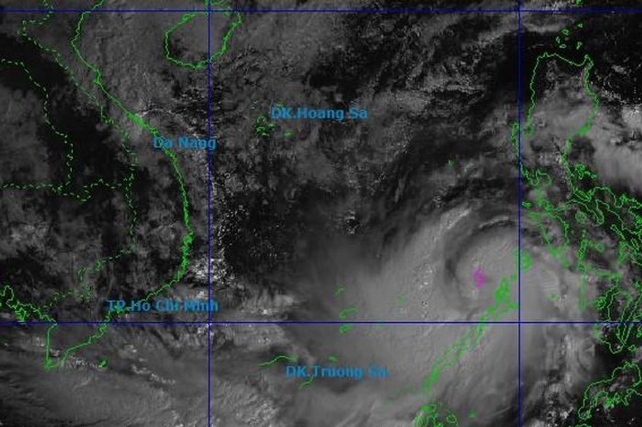 Đặc điểm khiến bão số 13 Kalmaegi có cường độ rất mạnh, thời điểm đổ bộ đất liền - Báo VietnamNet