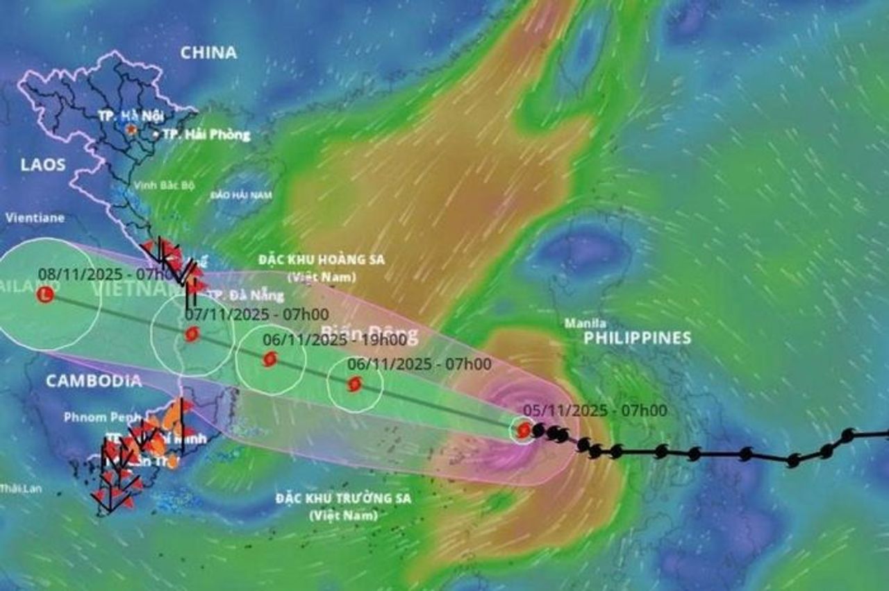 Bão Kalmaegi đổ bộ Biển Đông, có thể mạnh cấp 14, giật cấp 17 - Tạp chí Petrotimes