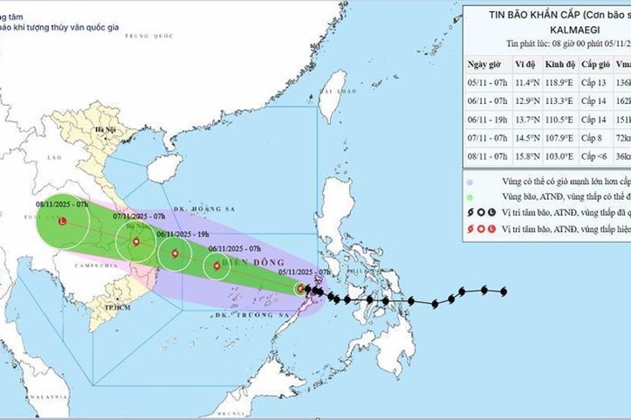 Bão số 13 đổ bộ vào đất liền với cường độ mạnh, cảnh báo từ TP Đà Nẵng đến Đắk Lắk mưa rất to, có nơi trên 600mm/đợt - Báo Văn hóa