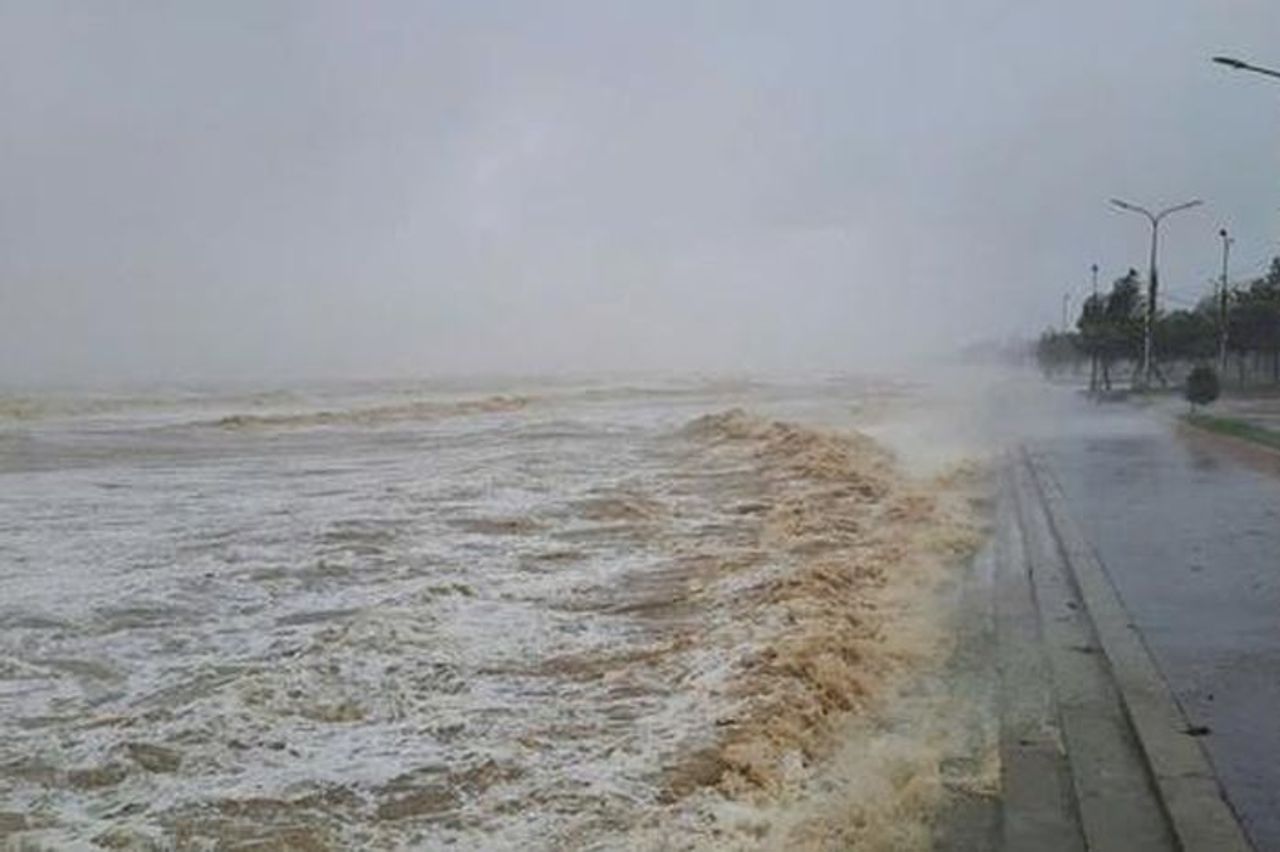 Bão số 13 có thể giật cấp 17, cảnh báo đỏ về rủi ro thiên tai - Báo Sức Khỏe & Đời Sống