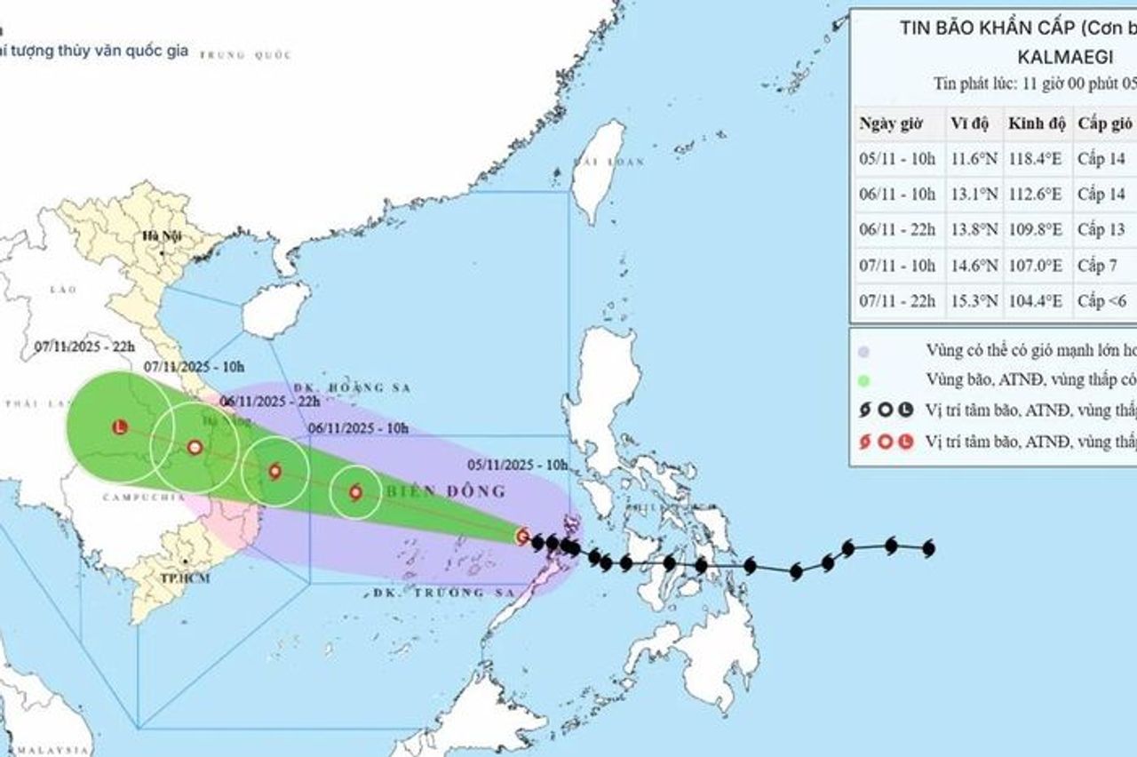 Bão Kalmaegi tiếp tục tăng cấp, cường độ rất mạnh, mỗi giờ đi khoảng 20-25km - Báo Giáo Dục & Thời Đại