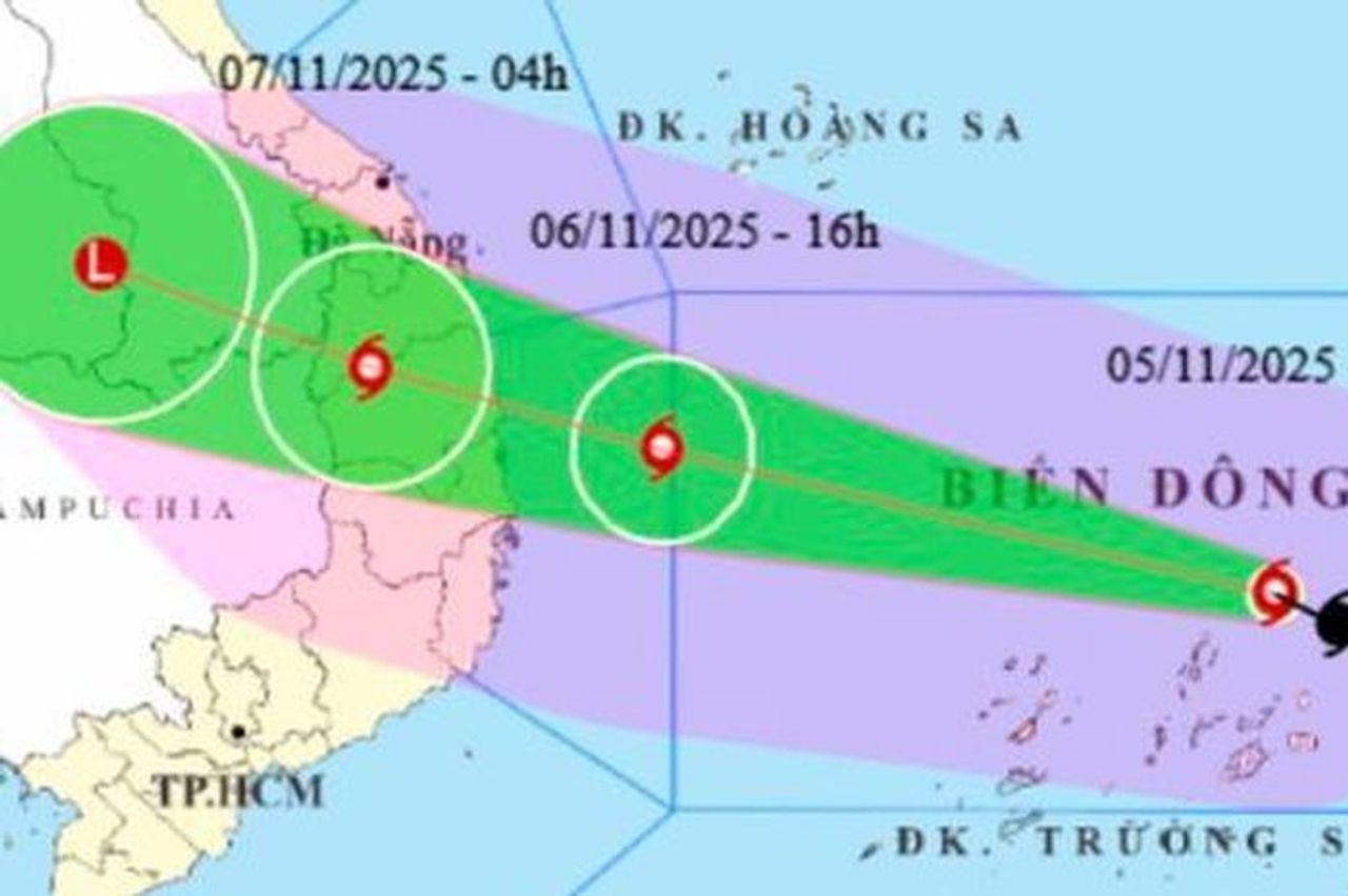 Bão số 13 Kalmaegi mạnh lên cấp 14, giật cấp 17, gây mưa tới 600 mm ở miền Trung - Báo Người Lao Động