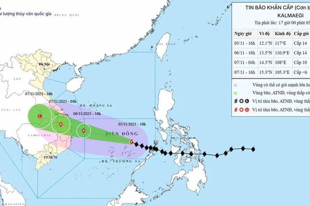 Bão số 13 giật cấp 17, cách đảo Song Tử Tây 300km - Báo Nhân Dân