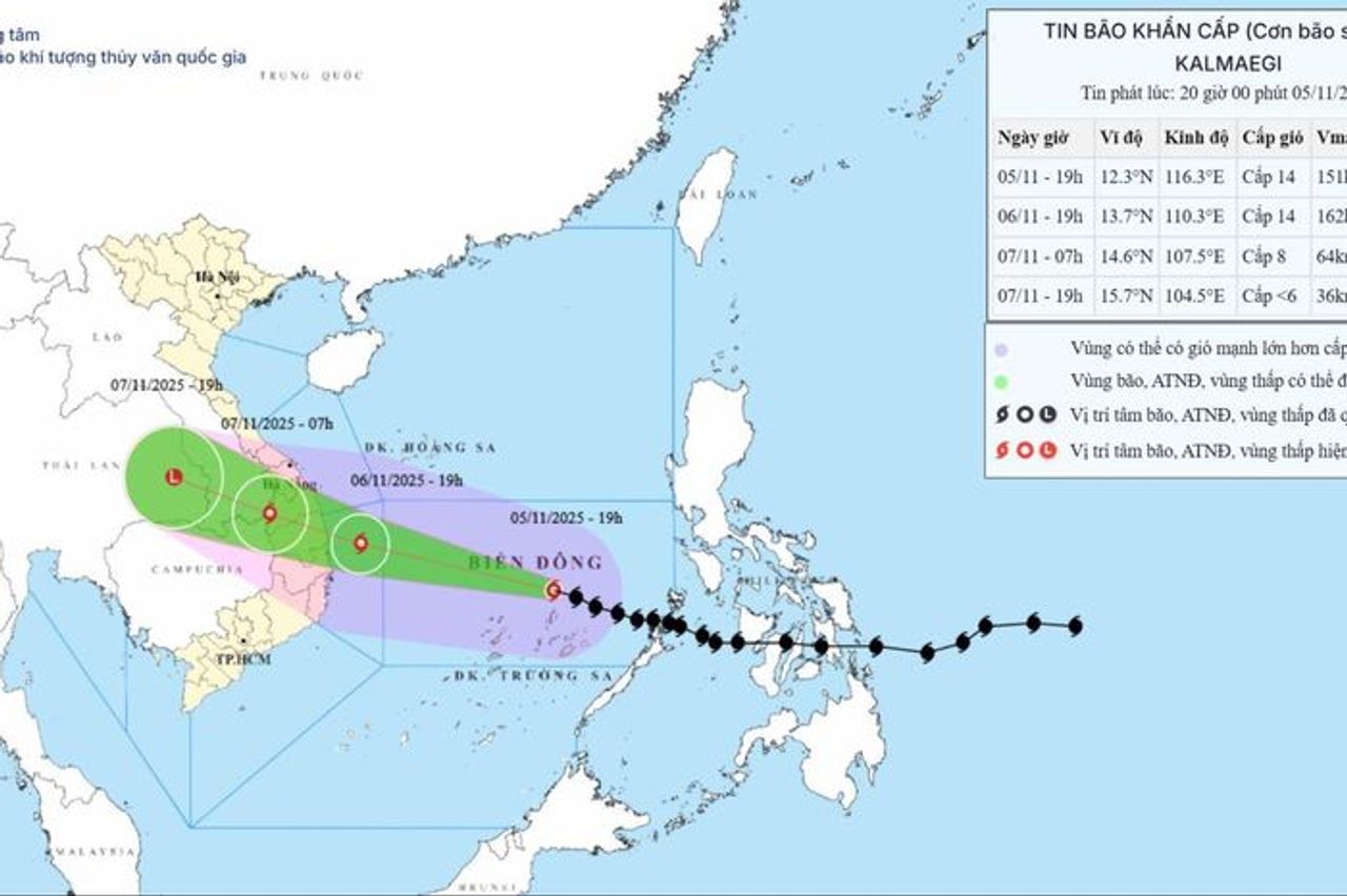 Bão tiếp tục di chuyển nhanh vào đất liền Quảng Ngãi đến Đắk Lắk - Báo Tin Tức TTXVN