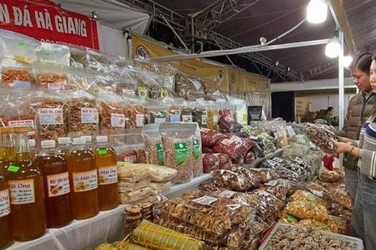 80 doanh nghiệp tham gia Tuần hàng Việt thành phố Hà Nội năm 2025 - Báo Hà Nội Mới